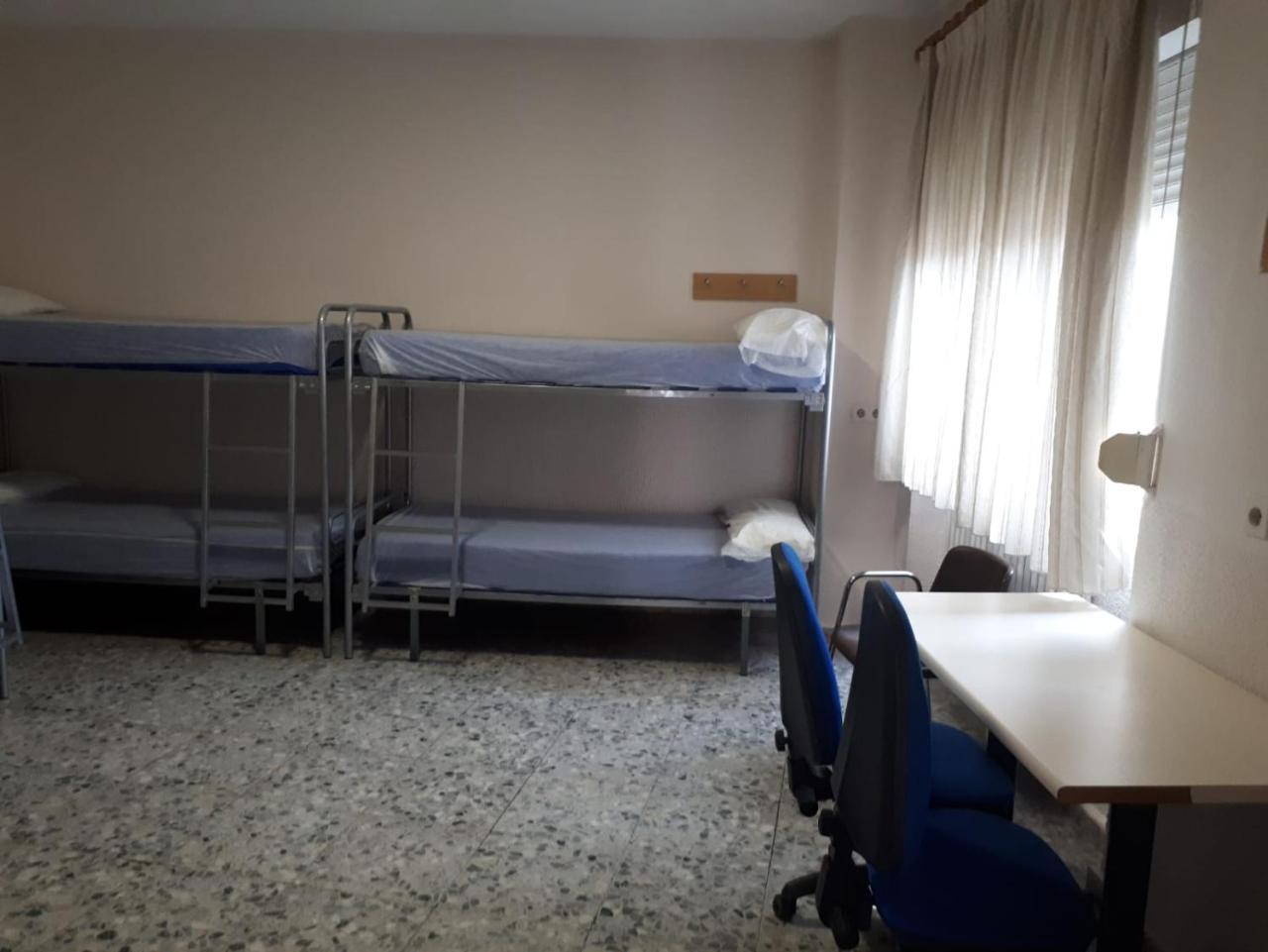 Lit Simple en Dortoir